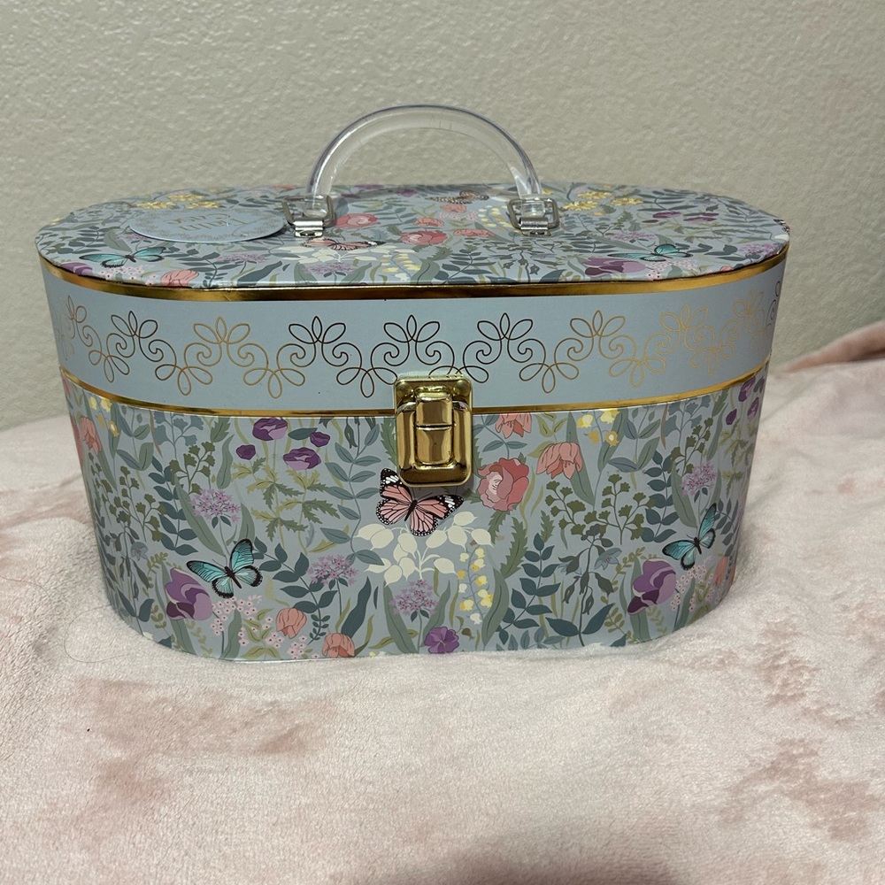 Floral Makeup Carrier